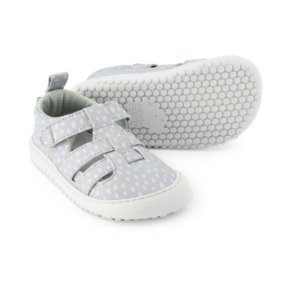 calzado verano infantil dibujo estampado original puntos topos color gris irta rocker ulises ss24