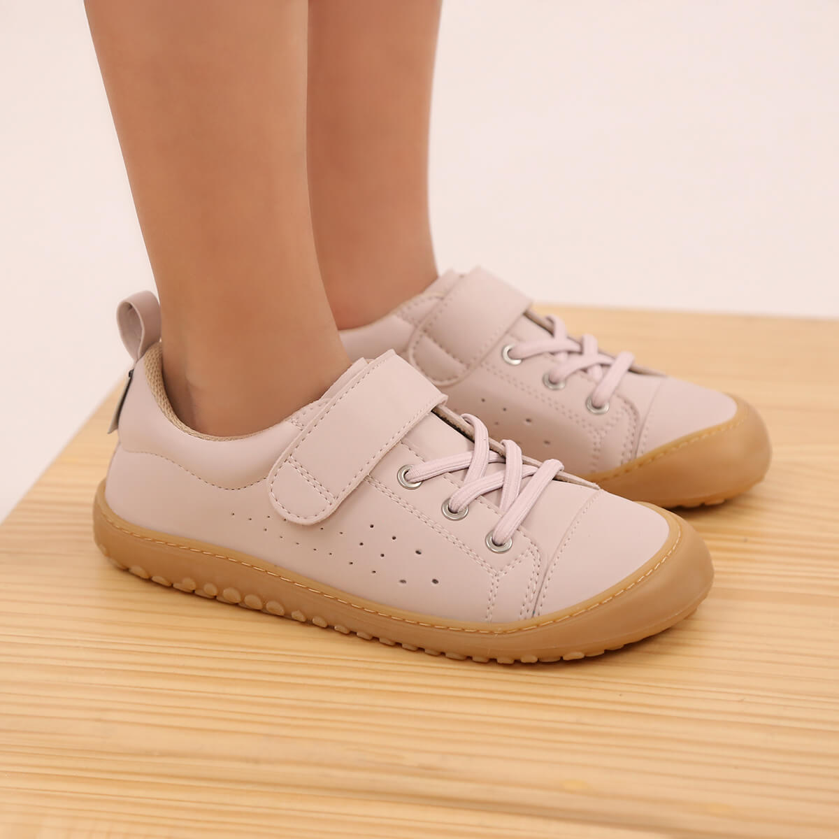 Paterna Rocker SS25, deportivas respetuosas y resistentes para el colegio