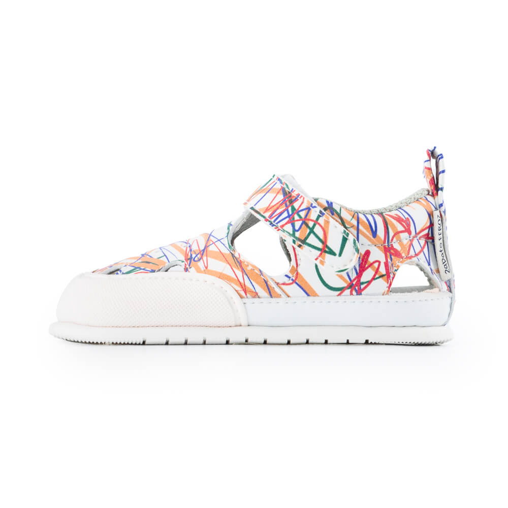 sandalias veganas barefoot bebes color blanco estampado rayajos altea feroz risco ss24