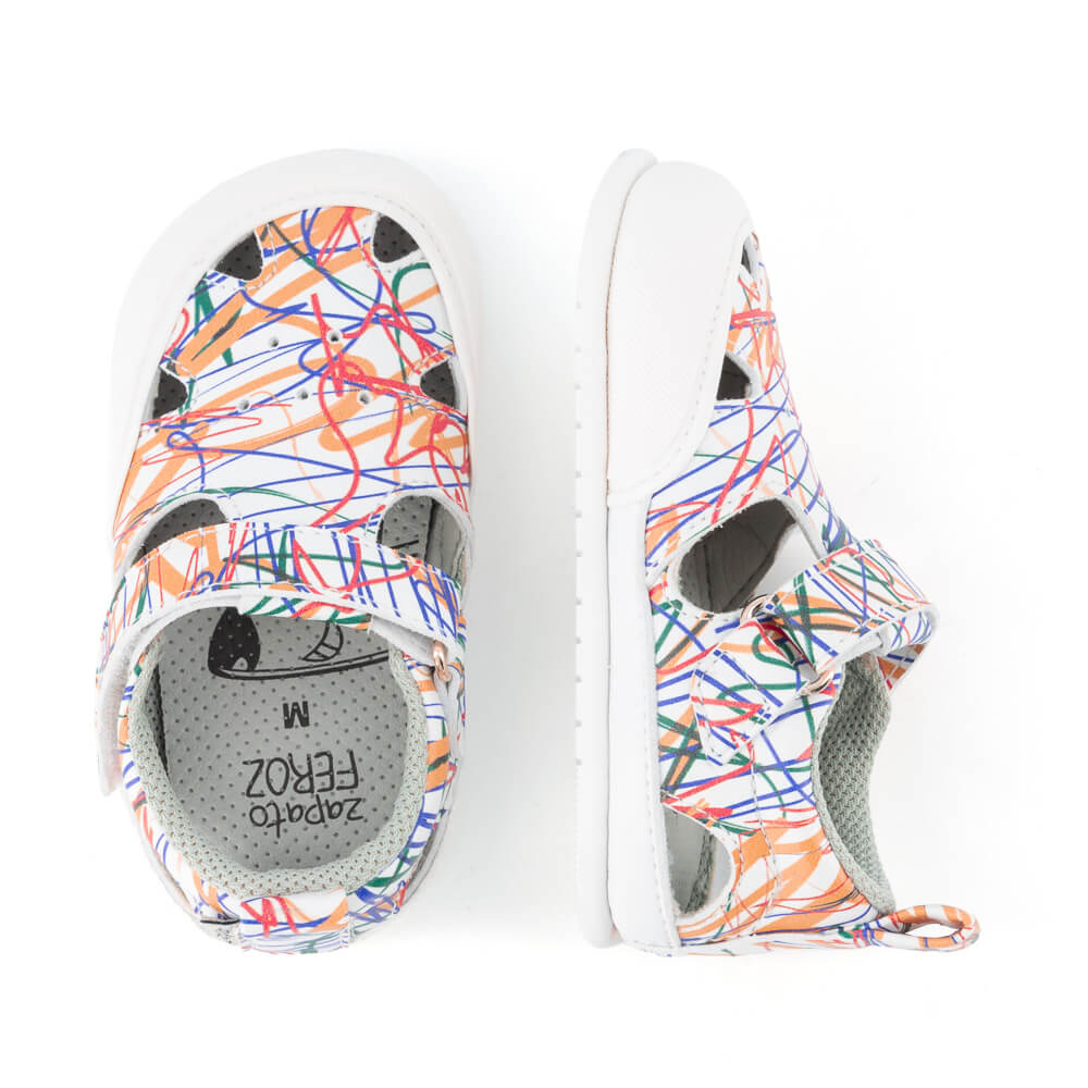 sandalias veganas barefoot bebes color blanco estampado rayajos altea feroz risco ss24