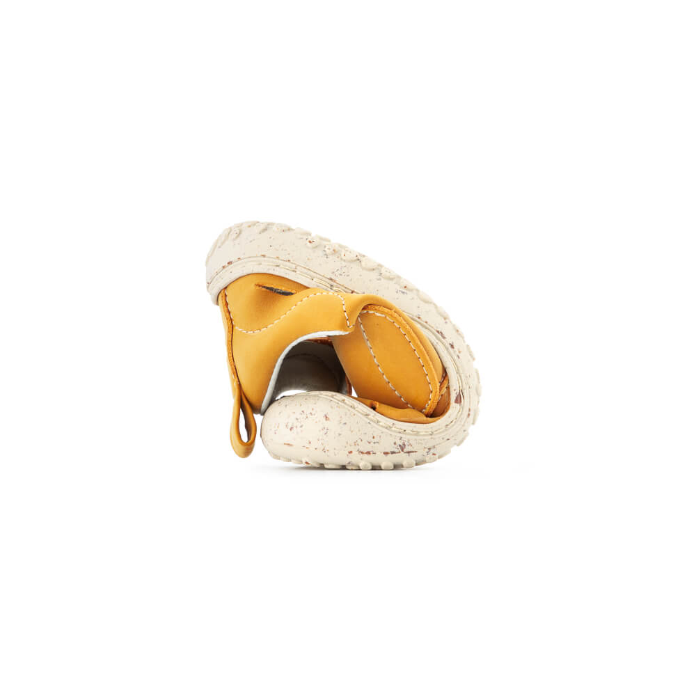 zapatos barefoot saludables ninos ninas color amarillo mostaza benisa rocker ss24