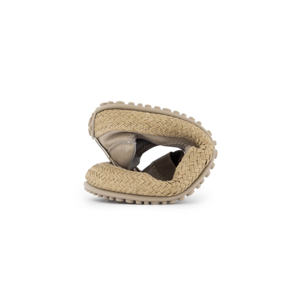 alpargatas espardenas comodas respetan forma espacio salud pie mujer hombre color gris primavera verano teulada ss24_04