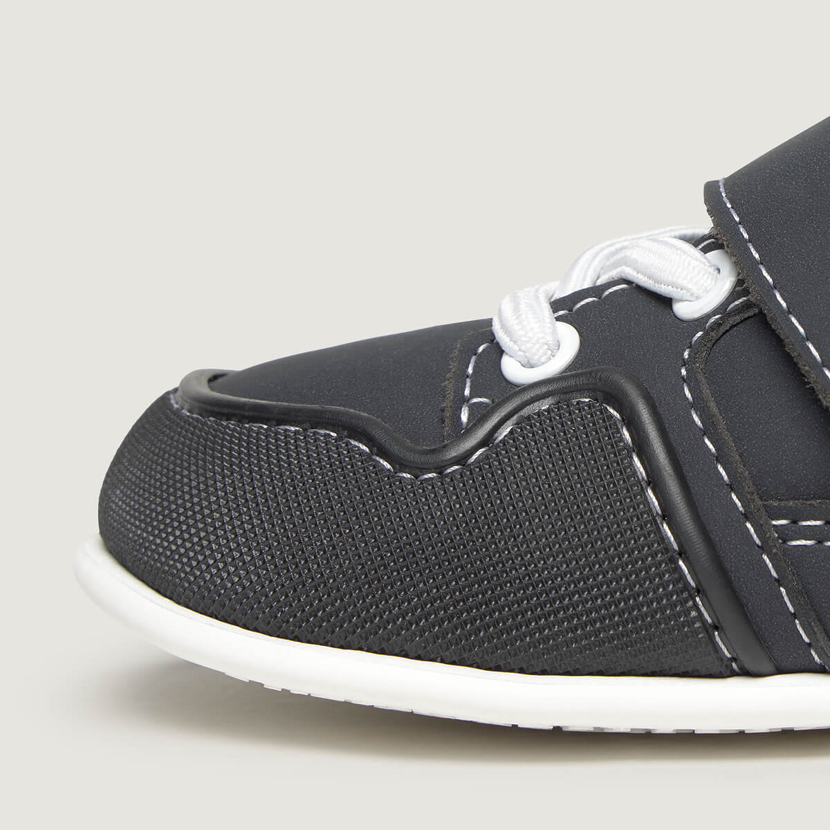 Detalle Cheste Feroz | Negro Microfibra Nobuck