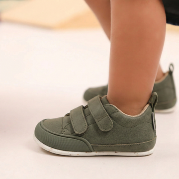 calzado barefoot microfibra bebe color kaki verde oscuro moraira feroz ss26 zapato feroz