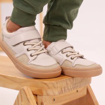 calzado barefoot microfibra infantil color beige offwhite caramelo cheste rocker ss26 zapato feroz