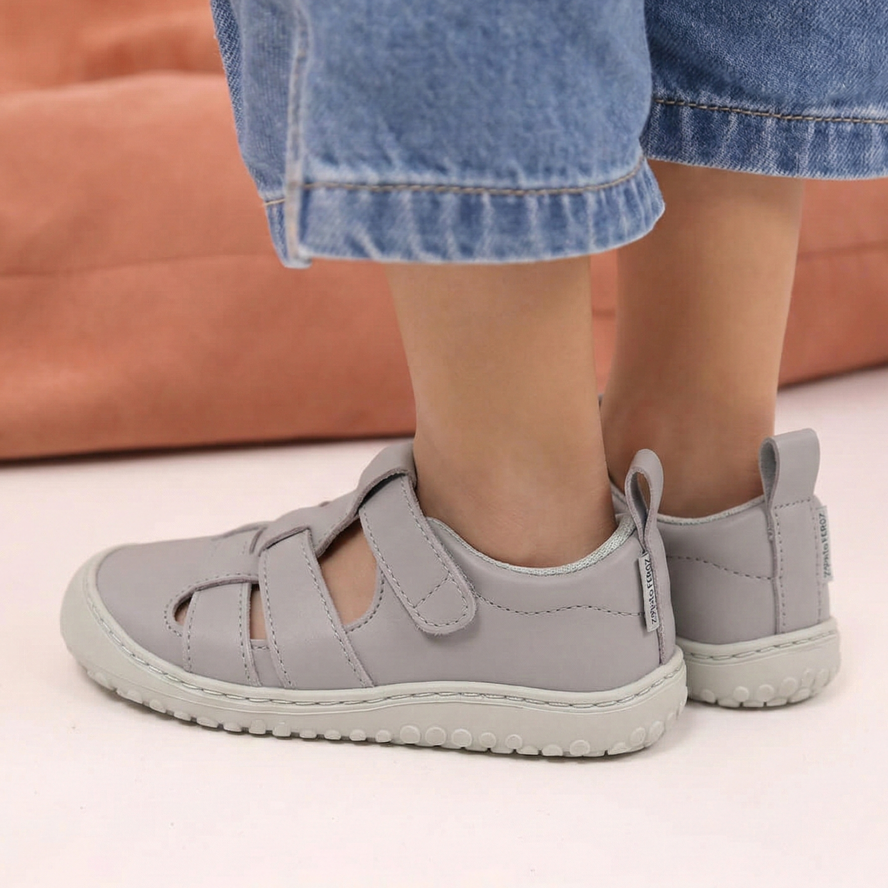 calzado barefoot microfibra infantil color gris sandalia irta rocker ss25 zapato feroz