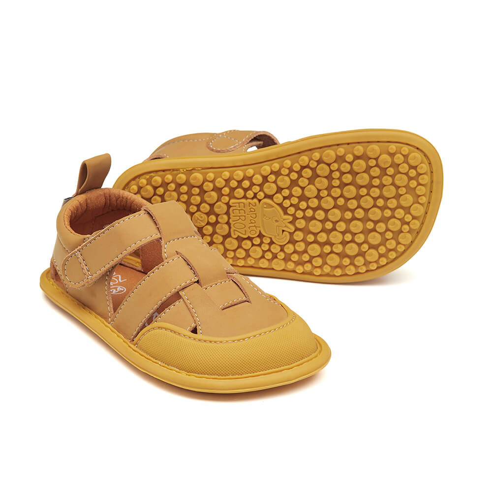 sandalias respetuosas resistentes saludables ninos ninas amarillo mostaza denia rocker ss24  